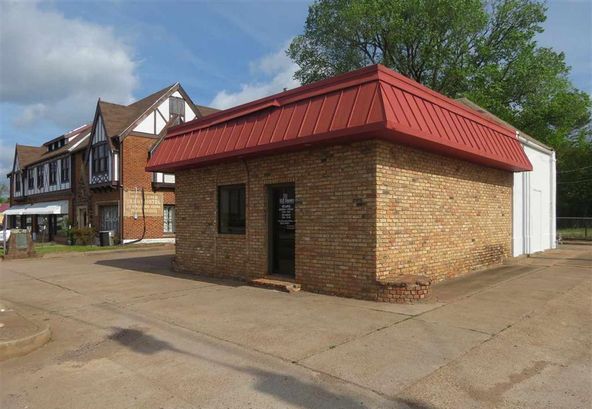 200 W Broad St, Mineola, TX 75773